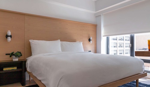 Suite (Arlo)