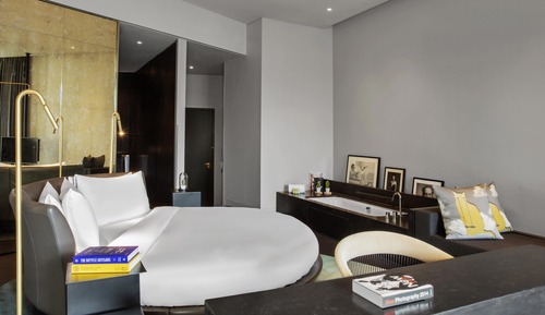 Suite estudio, 1 habitación, vistas al canal (WOW Bank, Round bed)