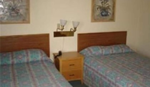 Estudio, 2 camas de matrimonio, cocina básica
