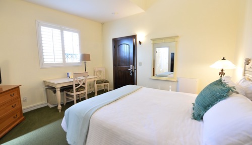 Habitación de diseño, 1 cama de matrimonio, bañera de hidromasaje