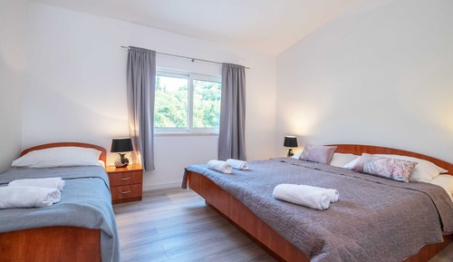 Apartamento (One Bedroom Apartment with Terrace ( )