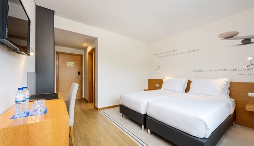 Deluxe Room, 2 Twin Beds, Non Smoking
