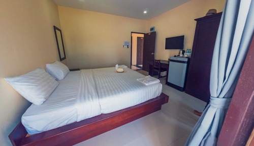 Habitación doble superior, acceso a la piscina