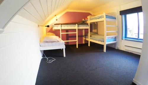 Dormitorio compartido, solo para mujeres