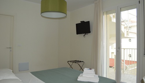 Habitación estándar con 1 cama doble o 2 individuales