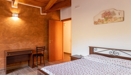 Habitación cuádruple familiar, 2 habitaciones, baño privado, vistas al patio