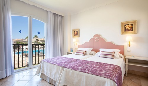 Suite, balcón, vistas a la piscina (2 adults + 1 child)