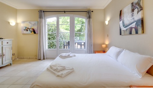 Estudio, balcón (2 people)