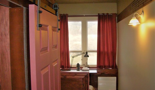 Habitación individual económica, 1 cama doble, baño privado, vistas a la montaña