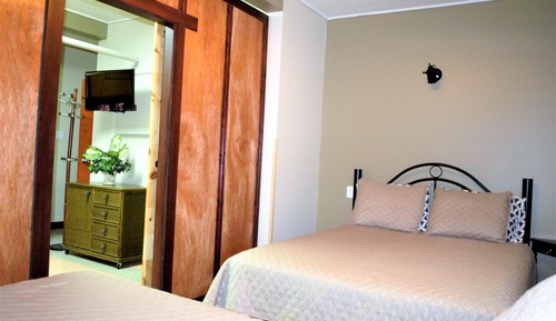 Suite familiar, 1 habitación, baño privado, vistas a la colina