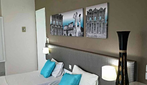 Habitación familiar, vistas parciales al mar