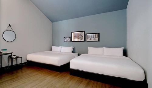 Suite Family Room (Check-in time 6PM / No Pool)