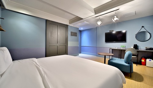 Deluxe Double Room (Check-in time 6PM)