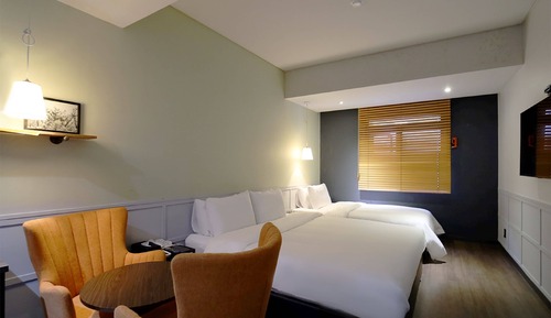 Twin Room (Check-in time 6PM)