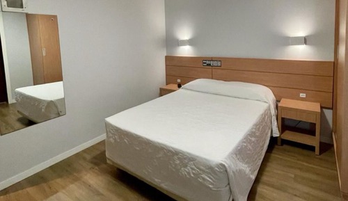 Habitación con 1 cama doble o 2 individuales