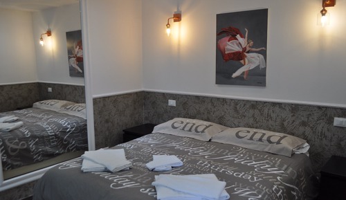 Habitación estándar con 1 cama doble o 2 individuales, accesible para personas con discapacidad