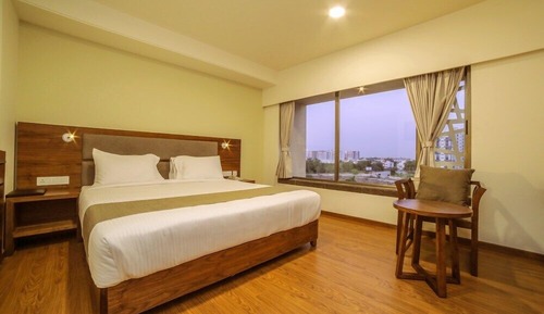 Habitación Premier con 1 cama doble o 2 individuales, 1 habitación, no fumadores, vistas a la ciudad