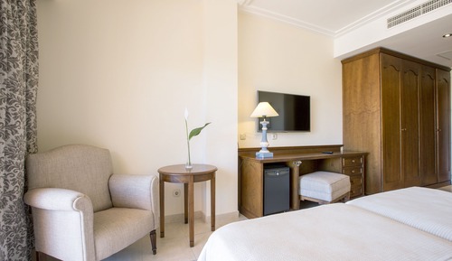 Habitación triple (2 Adults + 1 Child)