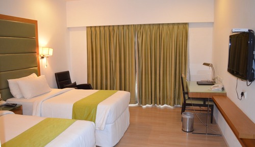 Habitación Deluxe con 1 cama doble o 2 individuales, 1 habitación, no fumadores, vistas a la ciudad
