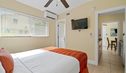 Casa de campo, 1 cama de matrimonio con sofá cama, cocina (#07 Poolside Cottage with Patio)