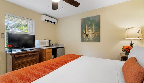 Habitación estándar, 1 cama de matrimonio grande (#15 Balcony 2nd Floor)