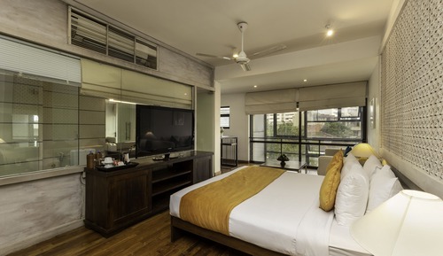 Suite Grand, 1 cama de matrimonio grande, cocina básica, vistas a la ciudad
