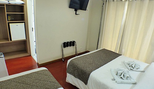 Habitación triple estándar, balcón