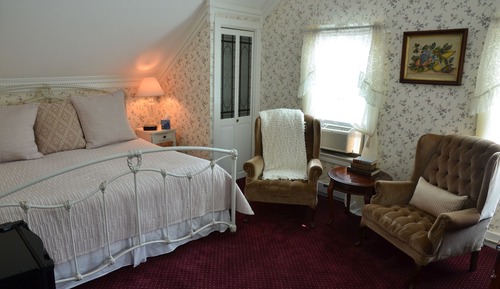 Suite, 1 cama de matrimonio grande, baño privado