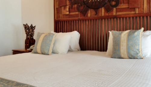Habitación superior con 1 cama doble o 2 individuales, 1 cama de matrimonio grande, no fumadores