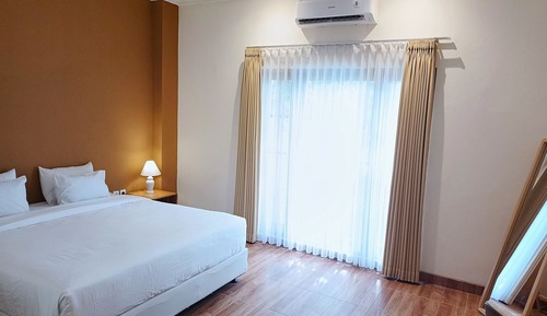 Habitación Deluxe doble, 1 cama de matrimonio grande, acceso a la piscina, vistas a la piscina