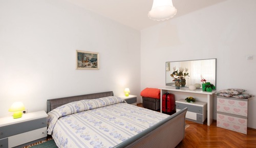 Apartamento (One Bedroom Apartment with Sea View)
