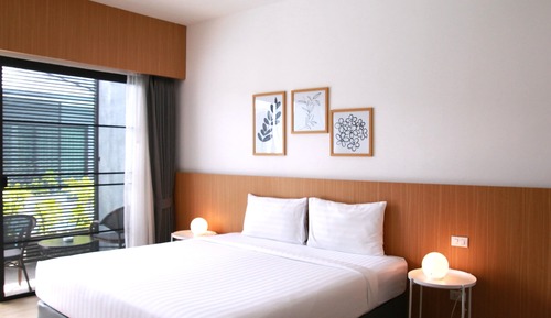 Habitación Deluxe doble, acceso a la piscina