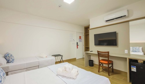 Habitación triple estándar, vistas a la ciudad