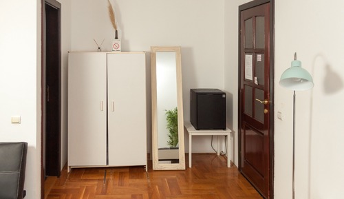 City Room 4
