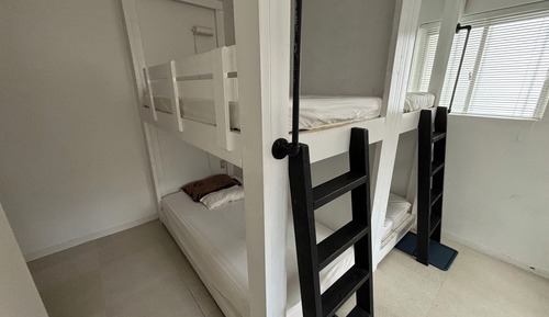 Habitación cuádruple, varias camas, no fumadores, vistas a la ciudad