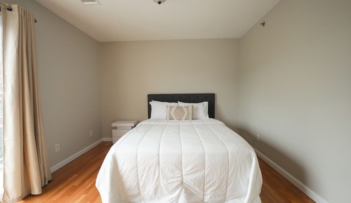 Apartamento, 4 habitaciones, balcón, vistas a la ciudad