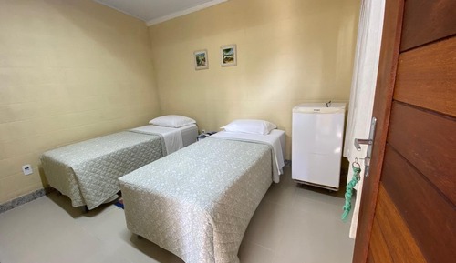 Habitación básica con 1 cama doble o 2 individuales, 1 cama de matrimonio, baño privado
