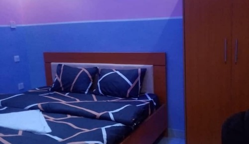 Habitación estándar con 1 cama doble o 2 individuales, balcón, vistas a la ciudad
