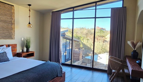 Casa de lujo, balcón, vistas al jardín