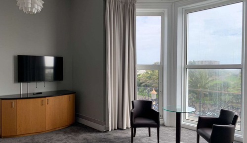 Standard Room, 3 Twin Beds, Non Smoking, Partial Sea View