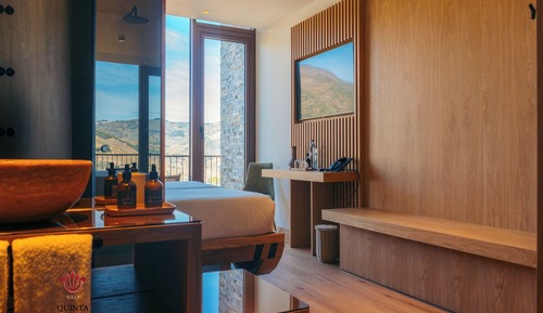 Habitación superior con 2 camas individuales, vistas al viñedo