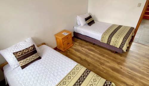 Habitación familiar con 1 cama doble o 2 individuales