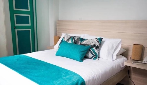 Habitación básica doble, balcón, vistas a la ciudad