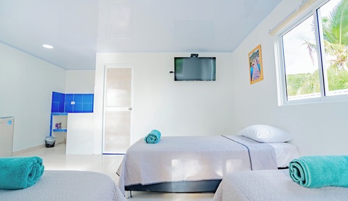 Habitación triple familiar, balcón, vistas al patio