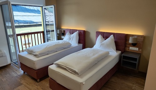 Habitación Confort con 1 cama doble o 2 individuales