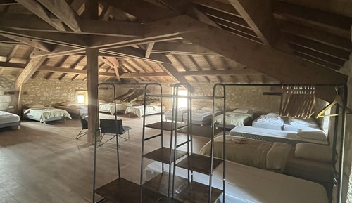 Dormitorio compartido económico, baño compartido (1 personnes)