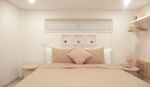 Estudio Confort, 1 cama de matrimonio grande con sofá cama