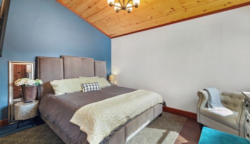 Luxury Double Room, 1 King Bed, Shower Grab Bars