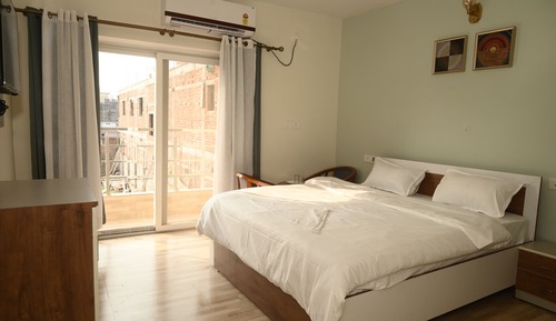 Habitación clásica con 1 cama doble o 2 individuales, vistas a la ciudad