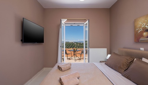 Villa familiar, 3 habitaciones, vistas al mar, junto a la montaña